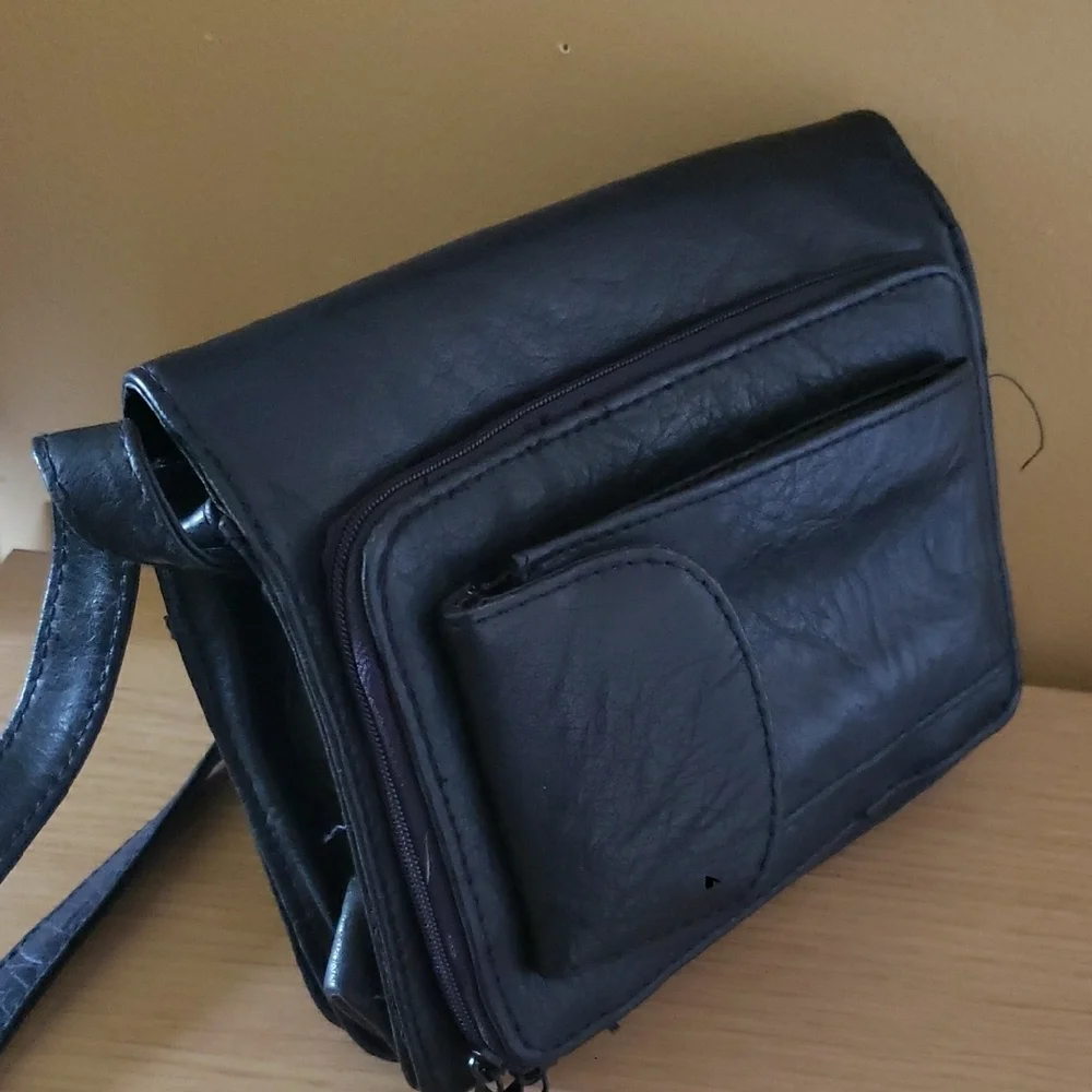 Sandro Black Leather Crossbody Bag with Adjustable Strap - Picture 2 of 6
